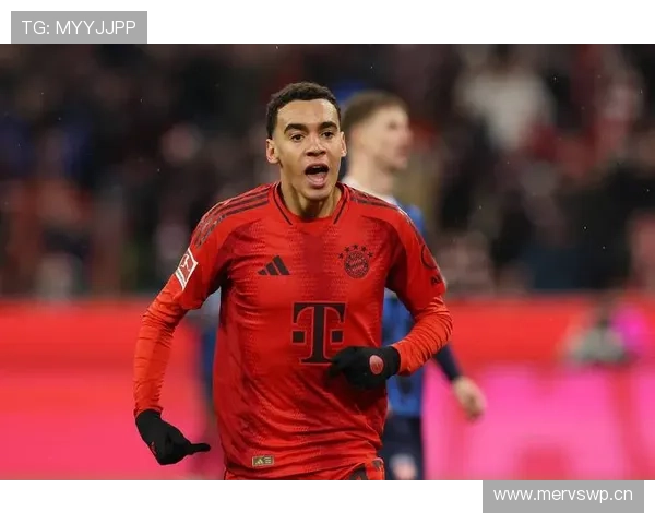 穆西亚拉 vs 克罗斯:技术传承与中场角色演变 穆西亚拉 vs 克罗斯:技术传承与中场角色演变