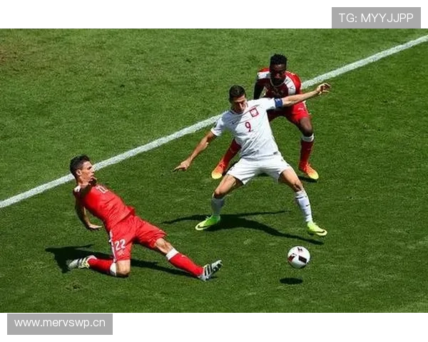 莱万多夫斯基头球、脚下与禁区终结均衡性解析