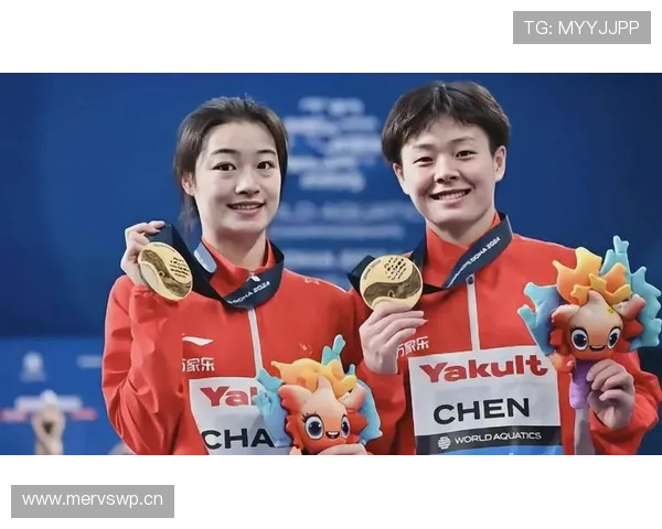 陈艺文赛场一本正经，翻朋友圈却全是豪宅名牌，生活差距真带劲